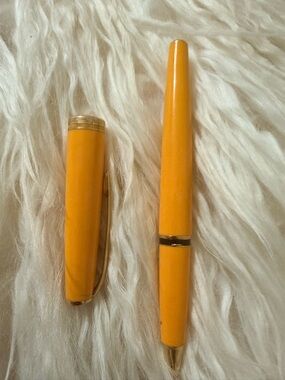 Mont Blanc
Bright Yellow Fountain Pen with Gold Accents